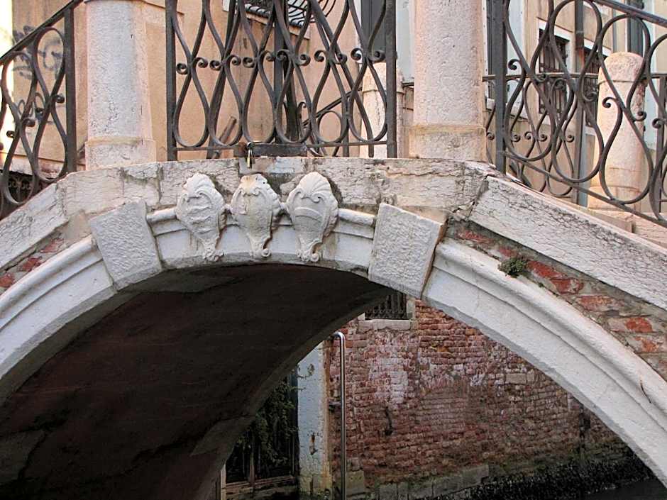 Ca' San Trovaso - 6 Rooms