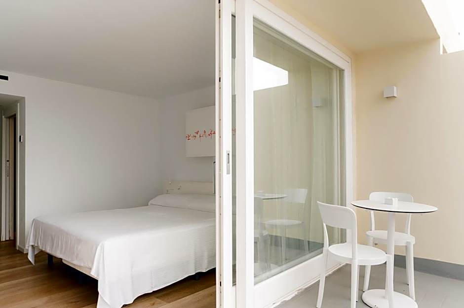 Hotel Moon Dreams Paraiso - Adults Recommended