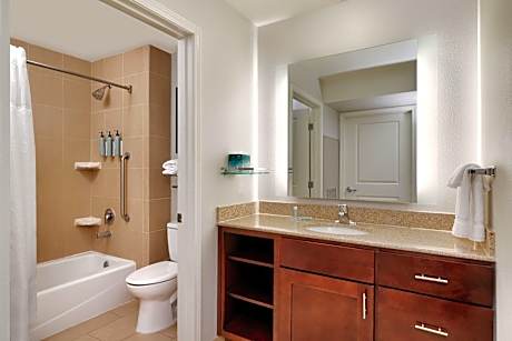 Studio Suite, 1 King Bed with Sofa bed (Hearing Accessible) (1 King Bed and 1 Double Sofa Bed)