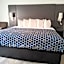 Chicago Club Inn & Suites
