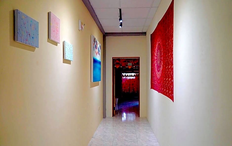 Dulan The Travel Bug Bistro Inn