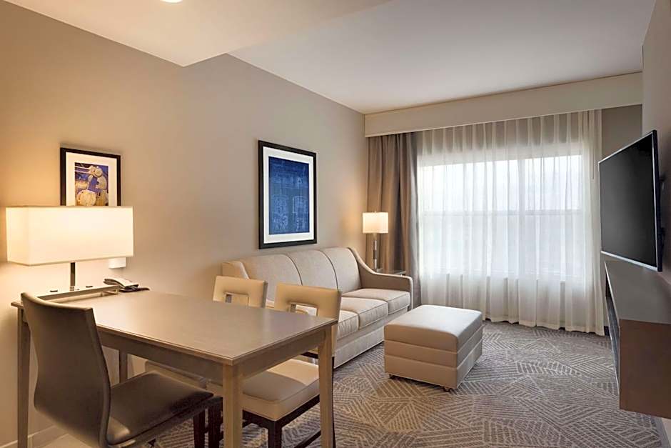 Embassy Suites By Hilton Kansas City/Olathe