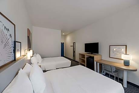 Room with Two Queen Beds - Non-Smoking