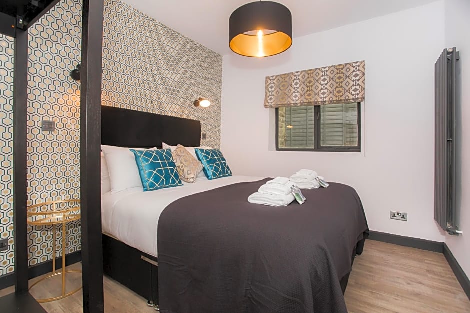 Locksbrook Lodge - Hot Tub - Spacious Outdoor Space