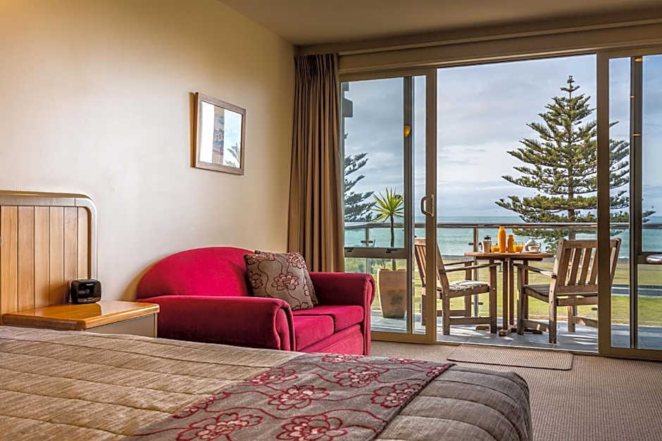 Pebble Beach Motor Inn