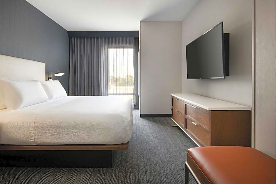 Courtyard by Marriott Fresno Clovis
