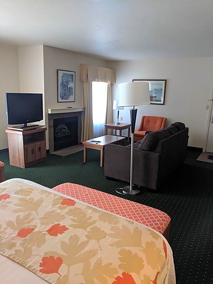 Hawthorn Extended Stay by Wyndham Green Bay