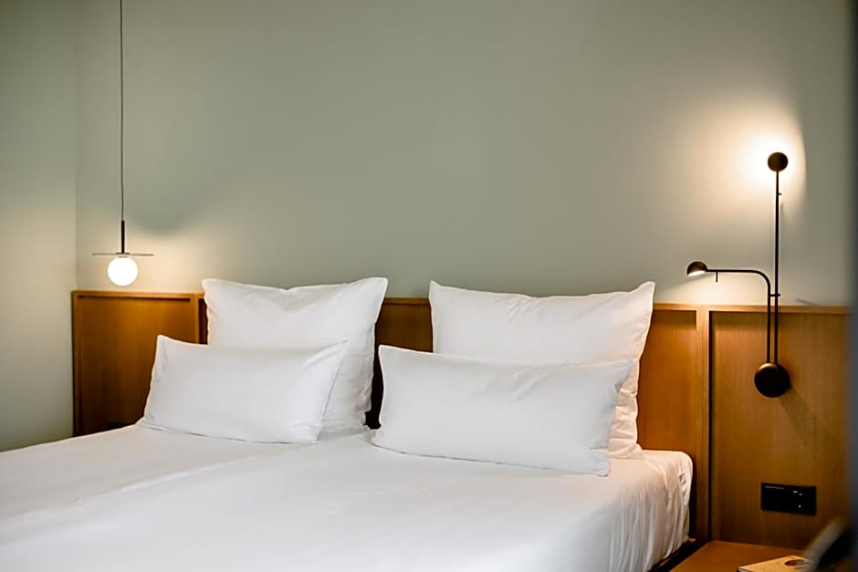 THE FLAG HOTEL Marbella, Estepona Adult Recommended
