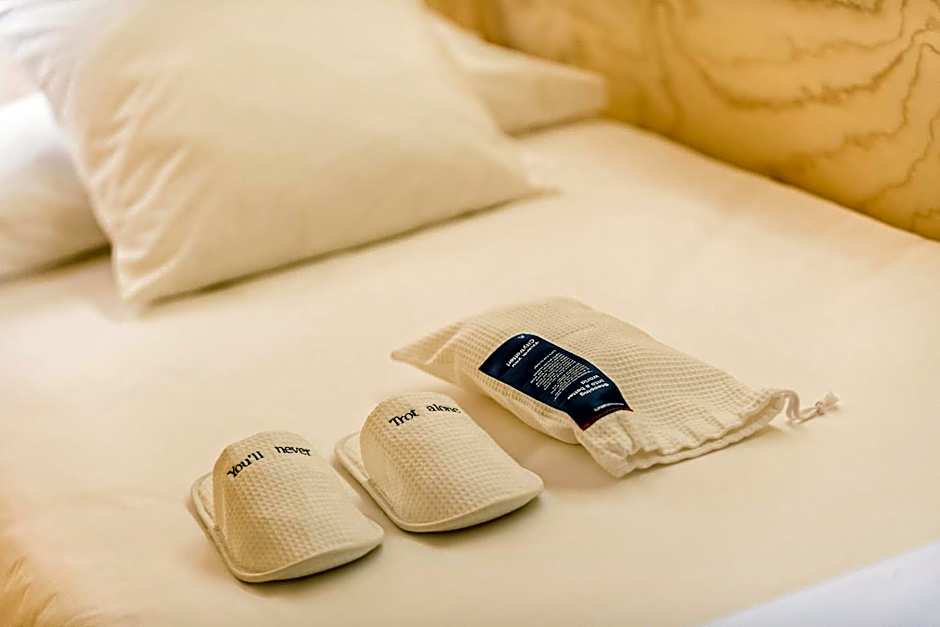 Colo Colo Hostel - Single Private Beds