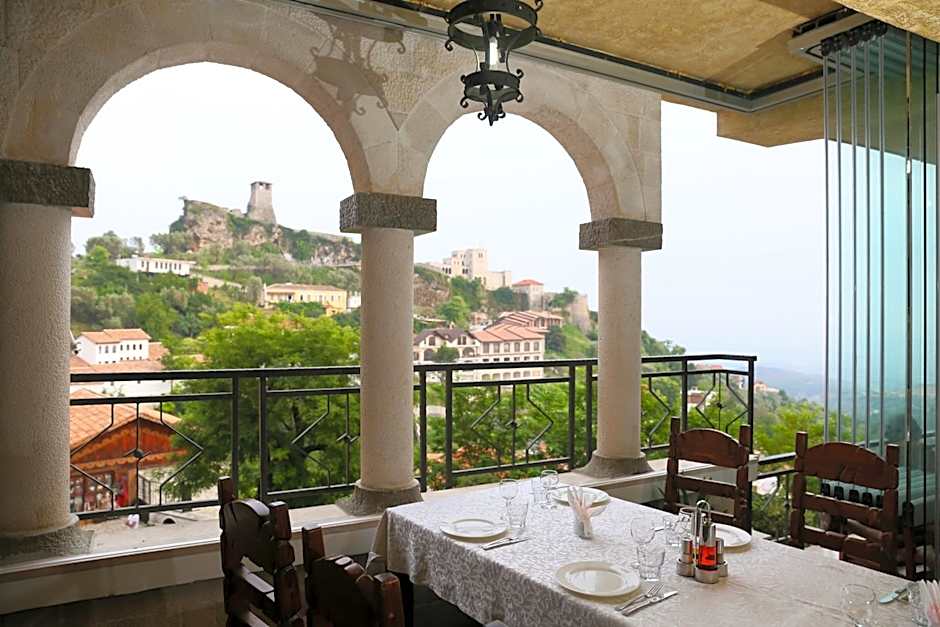 Hotel PANORAMA Kruje view on the castle and the old town