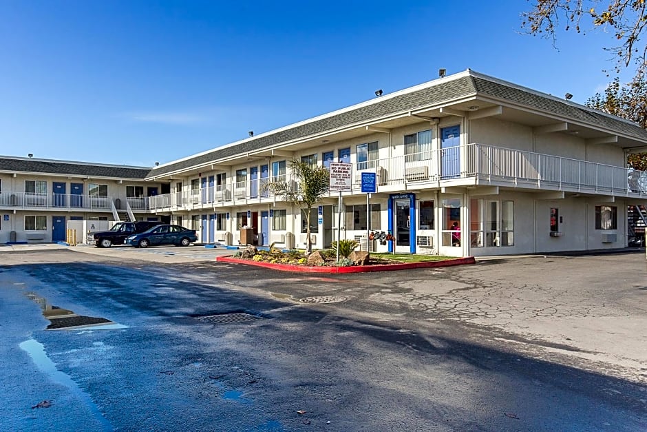 Motel 6 Hayward, CA- East Bay