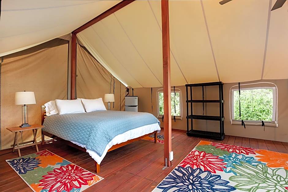 Waipi'o Lodge