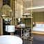 Roomers Munich, Autograph Collection by Marriott