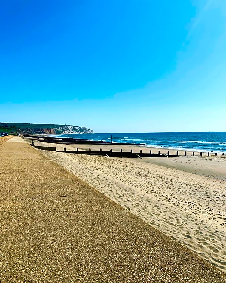 J2 static caravan at Fairway Holiday Park