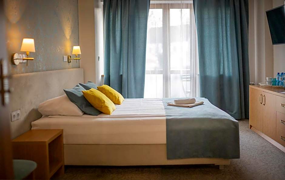 Pod Wzgórzem Bed & Breakfast