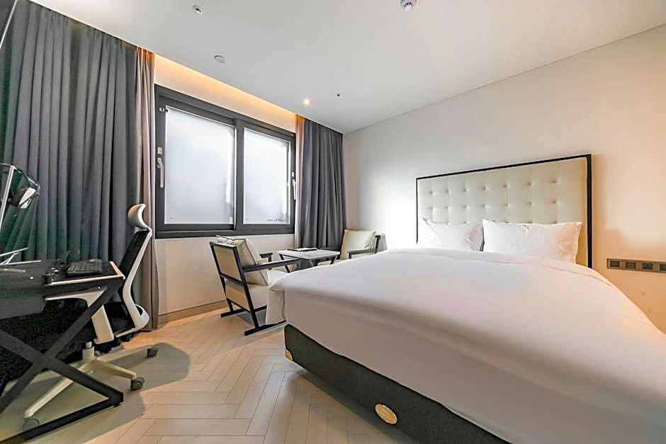 Daegu Dongseongro Hotel Labella