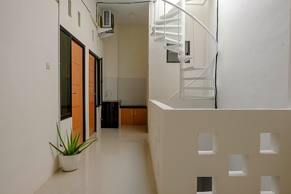 OYO 2798 Semeru Residence Syariah