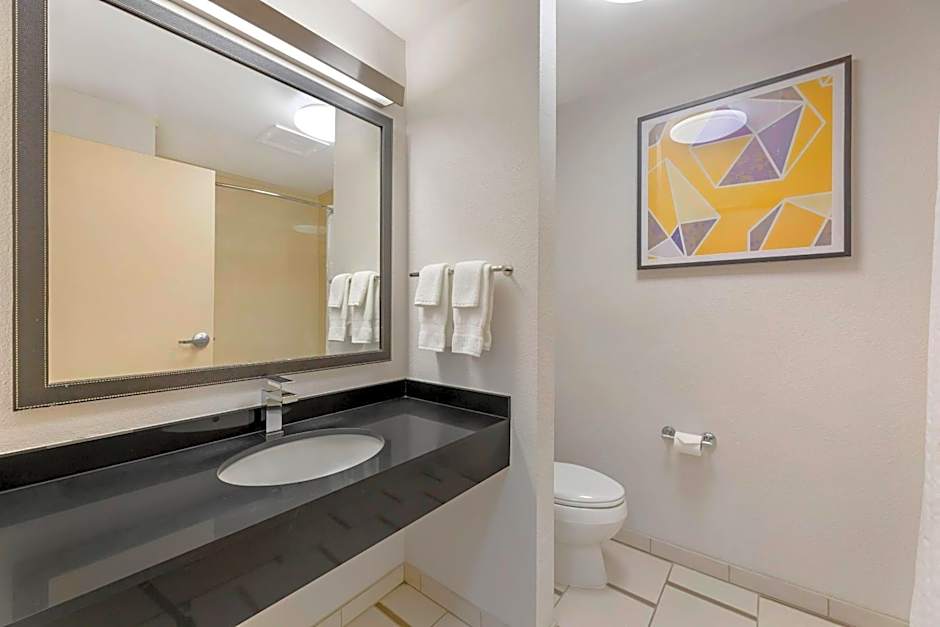 Comfort Inn & Suites Akron South