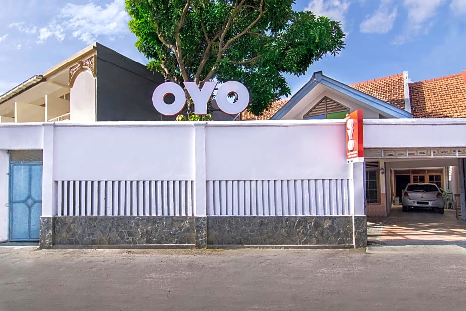 SUPER OYO 890 Dewi Fortuna Guest House