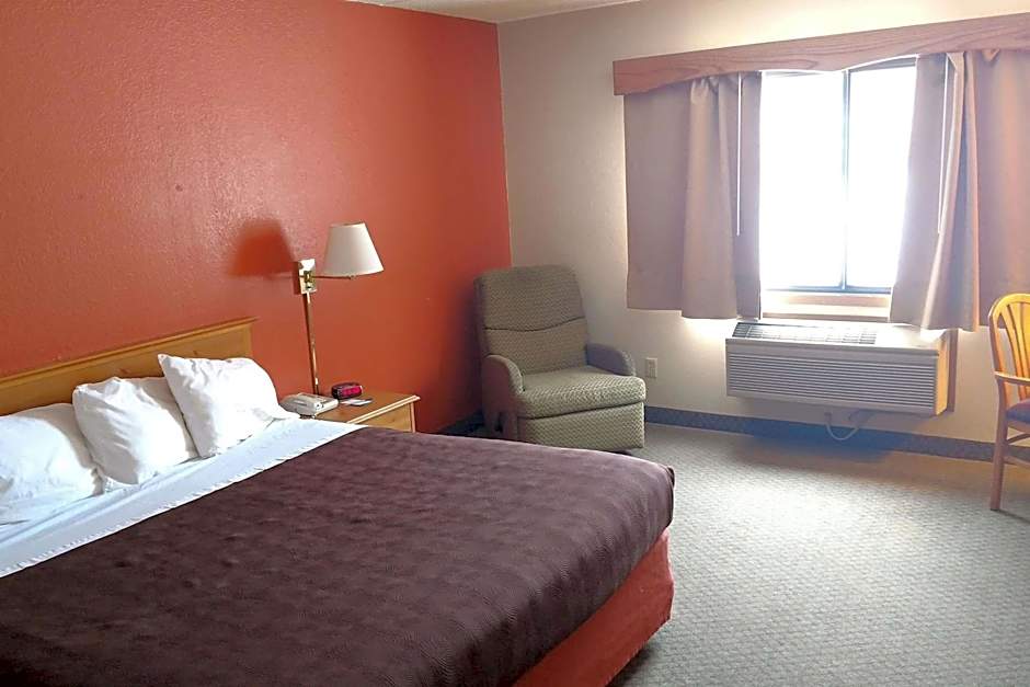AmericInn by Wyndham Iron River