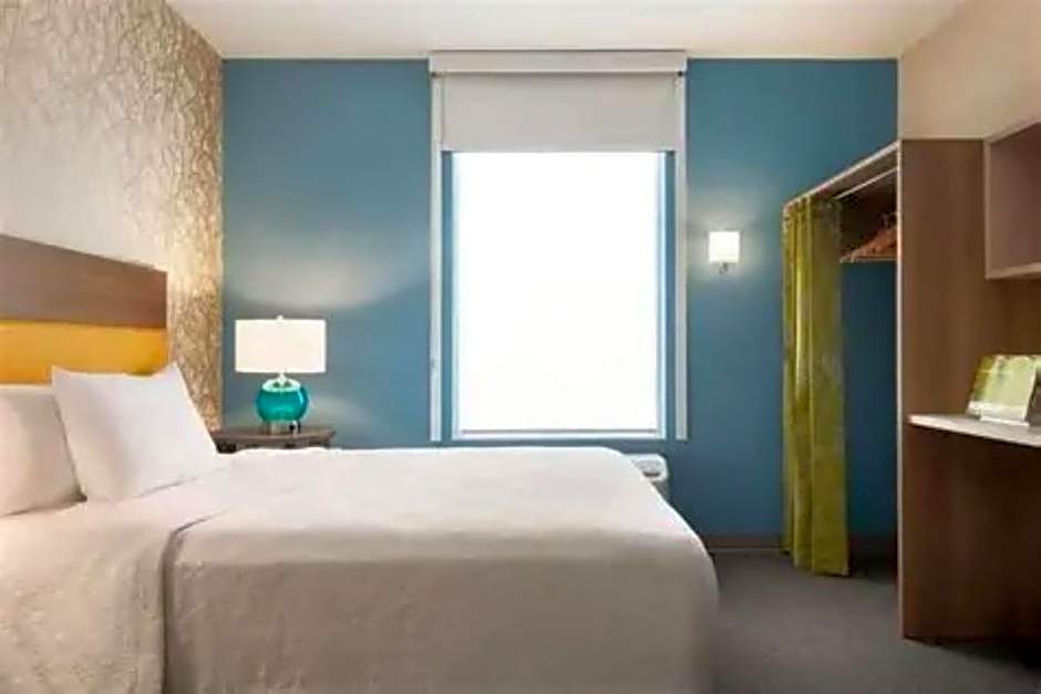 Photo 1 of 4 of 1 Bedroom 1 King Bed Suite