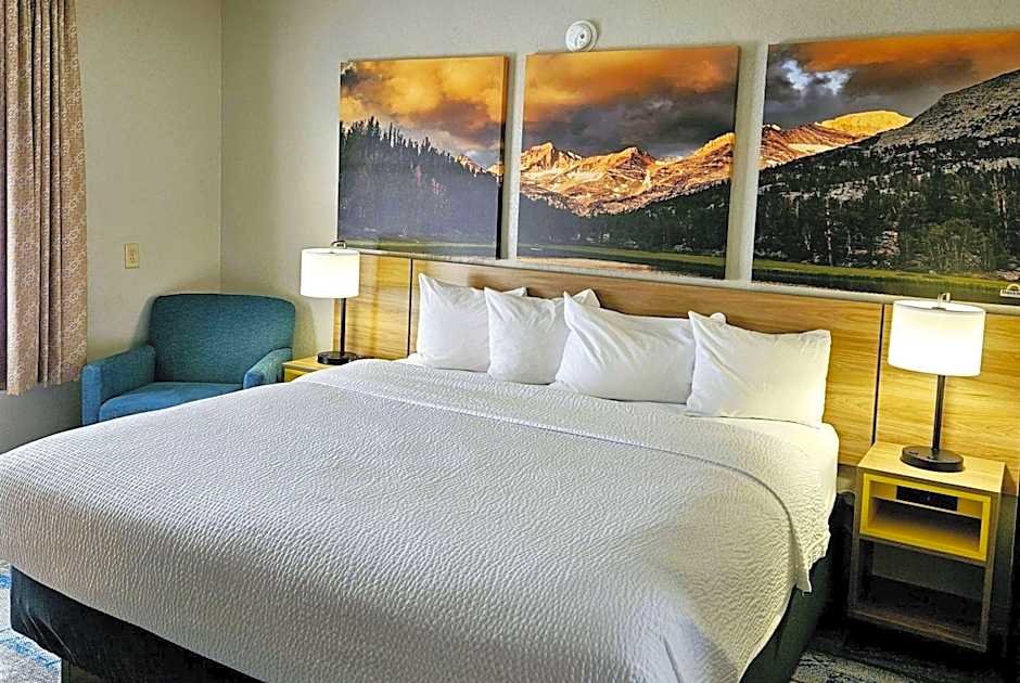Days Inn and Suites by Wyndham Downtown Missoula-University