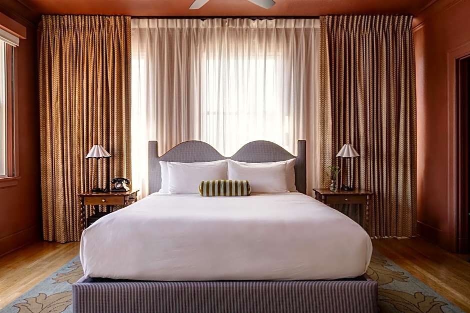 Photo 1 of 4 of 1 Queen Bed Suite