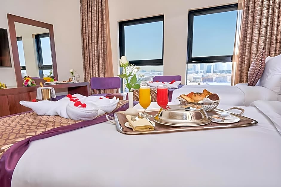 Carlton Dubai Creek Hotel