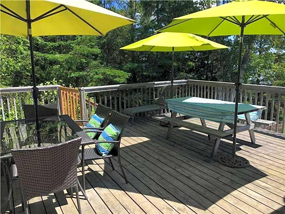 Serene Lakefront Retreat Explore & Unwind