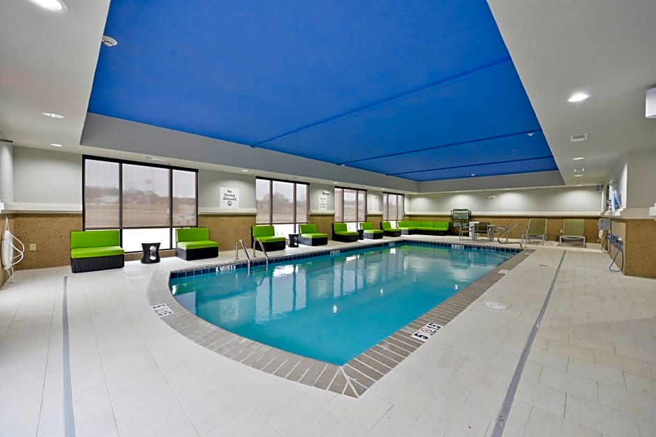 Holiday Inn Express Hotel and Suites Forrest City By IHG
