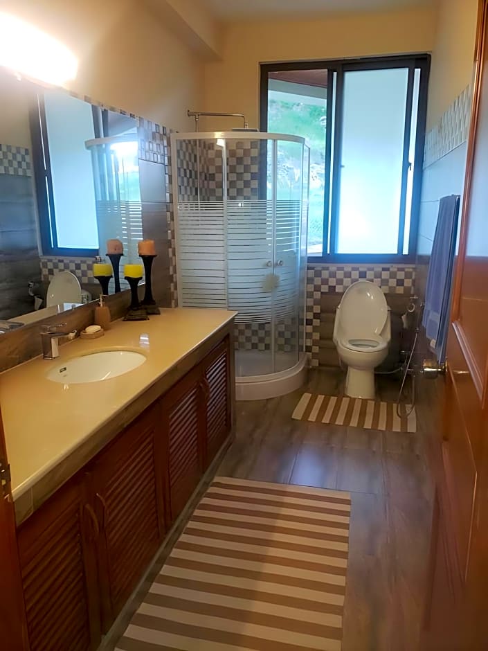 Hotel Mountain View Murree