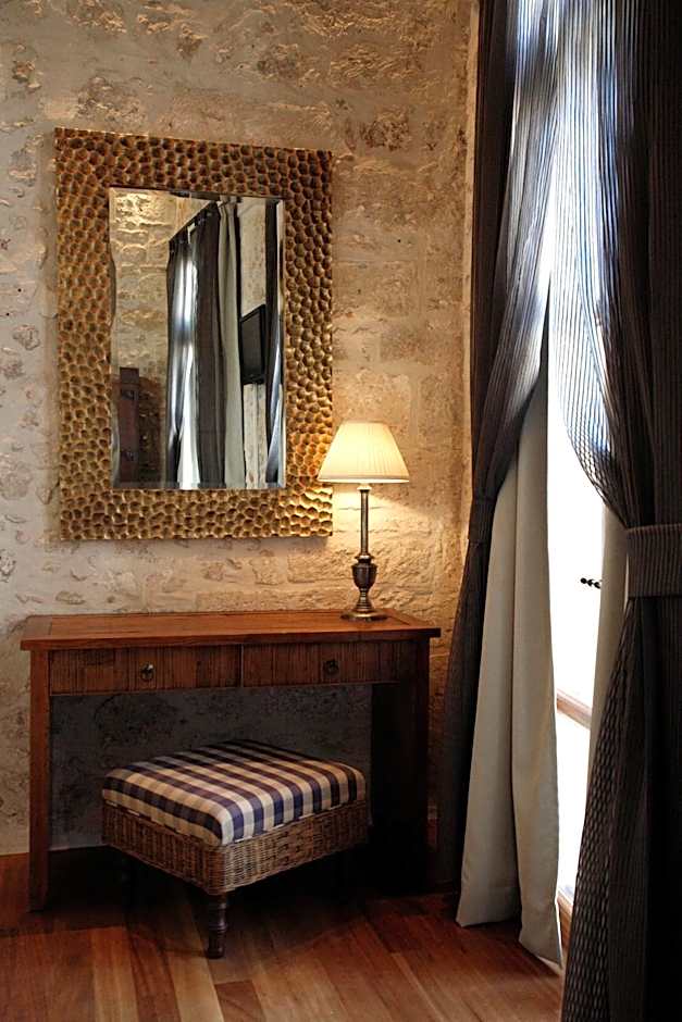 Leo Hotel