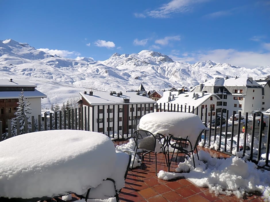 Fun Aragon Hills Hotel & Spa