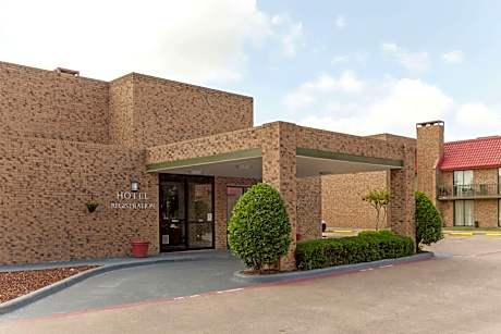 Hawthorn Extended Stay by Wyndham Richardson