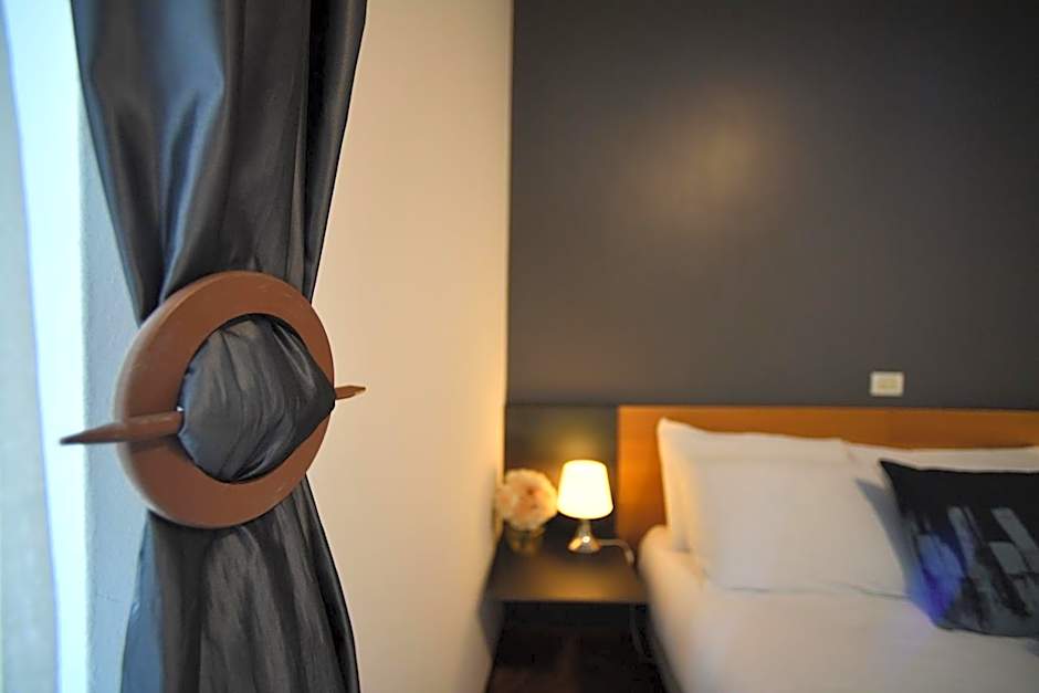 Lainez Rooms & Suites