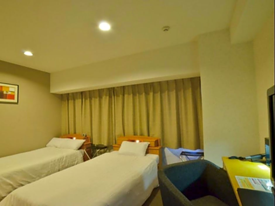 New Station Hotel Premiere