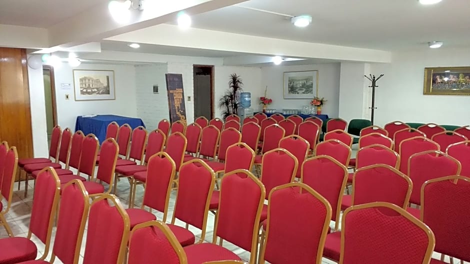 Hotel Windsor Suites