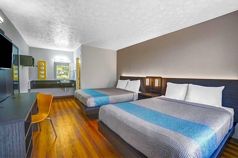 Motel 6-Lexington, KY - East I-75