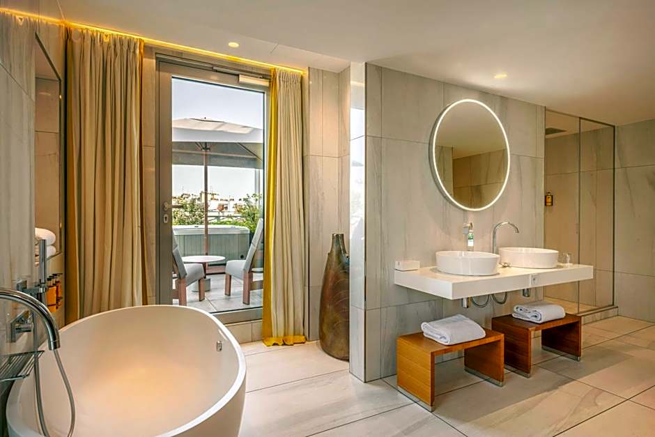 Renaissance Paris Republique Hotel