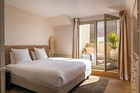 Junior Suite with Terrace and Eiffel Tower View