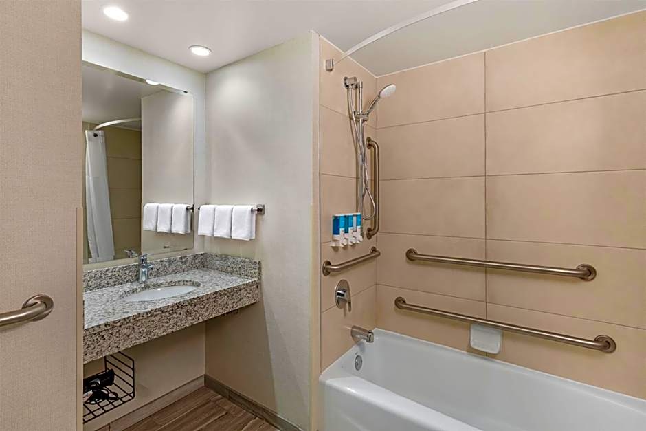 Drury Inn & Suites Birmingham Grandview