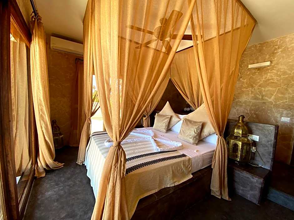 Joya' Beach Suites & Villa