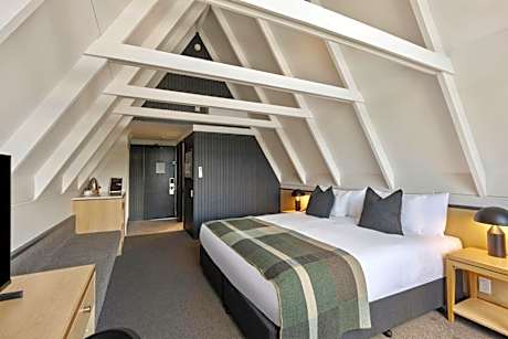 Superior Split King Chalet View