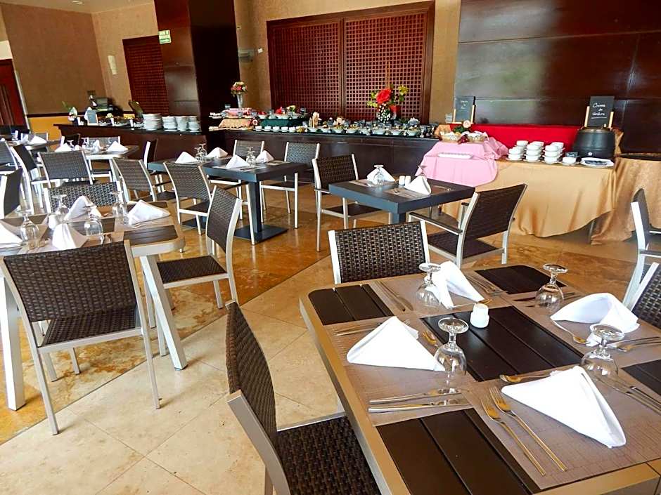 Radisson Colon 2,000 Hotel & Casino