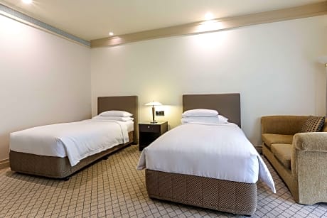 1 King Bed