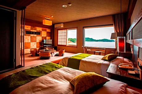 Designer Twin Room with Sea View - Non-Smoking