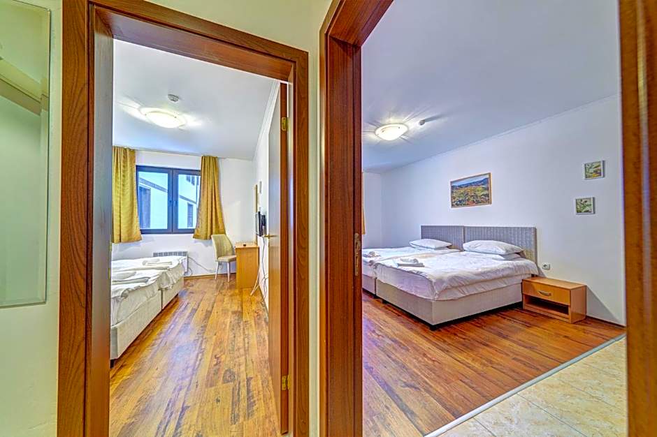 Complex Silver Hills