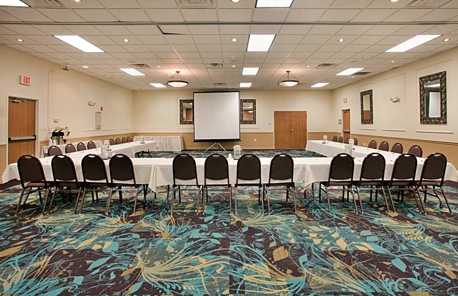 Holiday Inn Express Hotel & Suites Beatrice By IHG