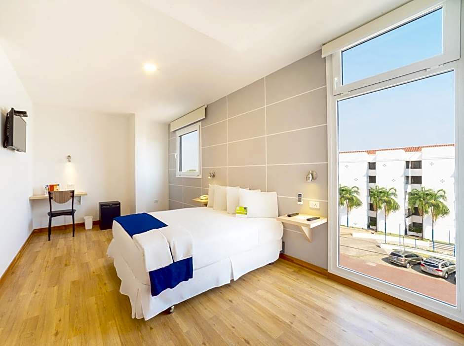 Photo 1 of 5 of Double Room
