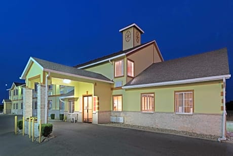 Days Inn by Wyndham Cameron